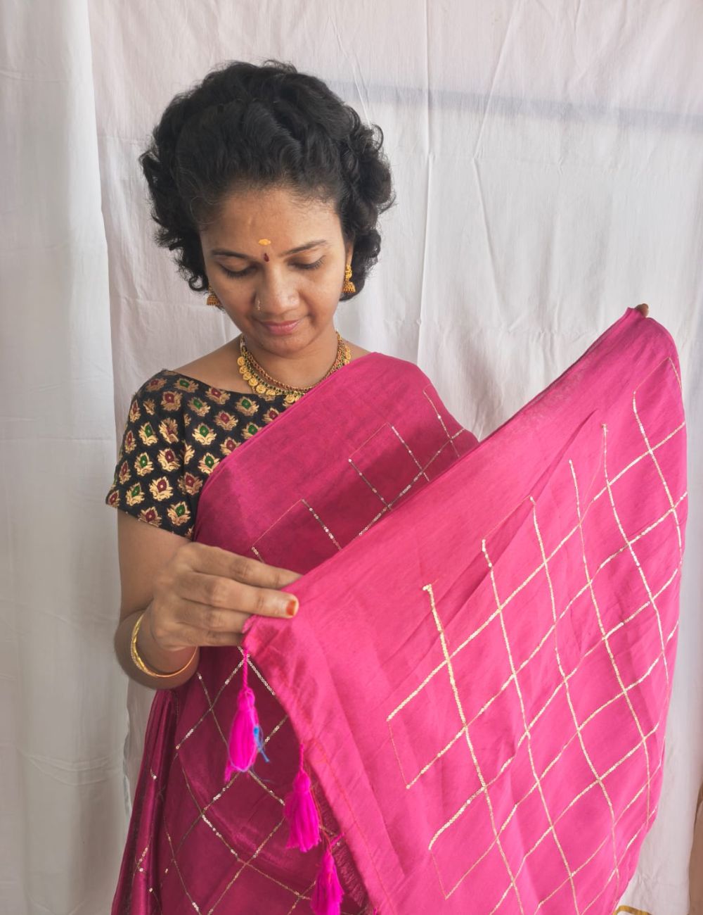 Mulmul Sequence Rani pink tissue Saree with beautiful tussels