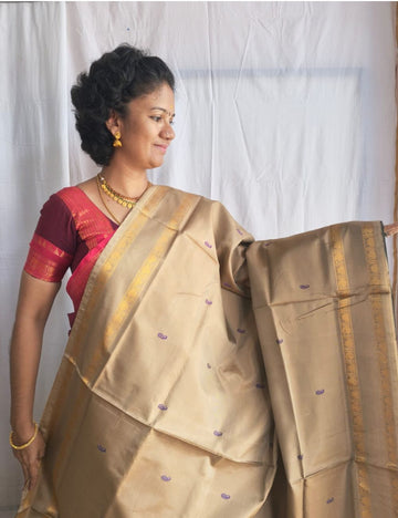 Vaazhai Naar Pattu ( Beige and dark green )