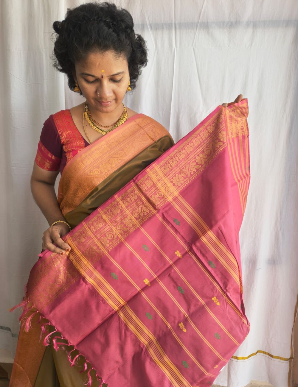 Vaazhai Naar Pattu ( Mehndi  brown and pink)