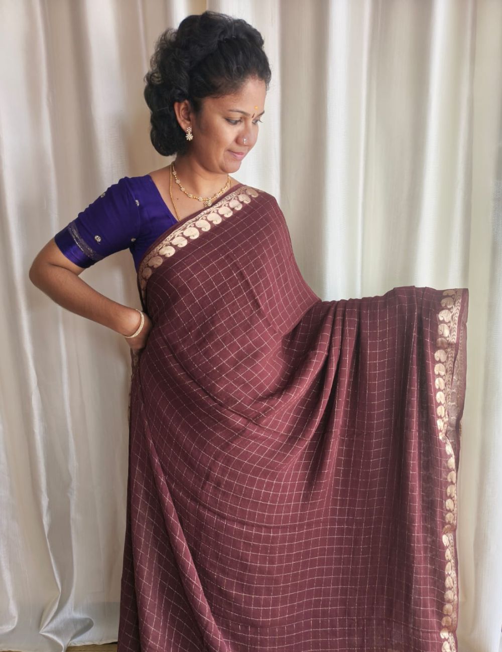Premium Viscose Georgette Saree checks zari With Dola Viscose Blouse Chocolate Brown