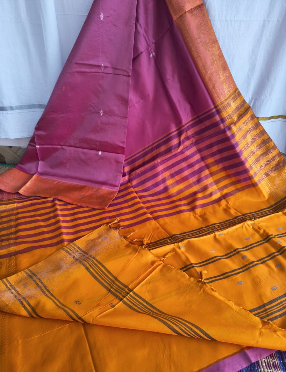 Vaazhai Naar Pattu (Pink and orange)
