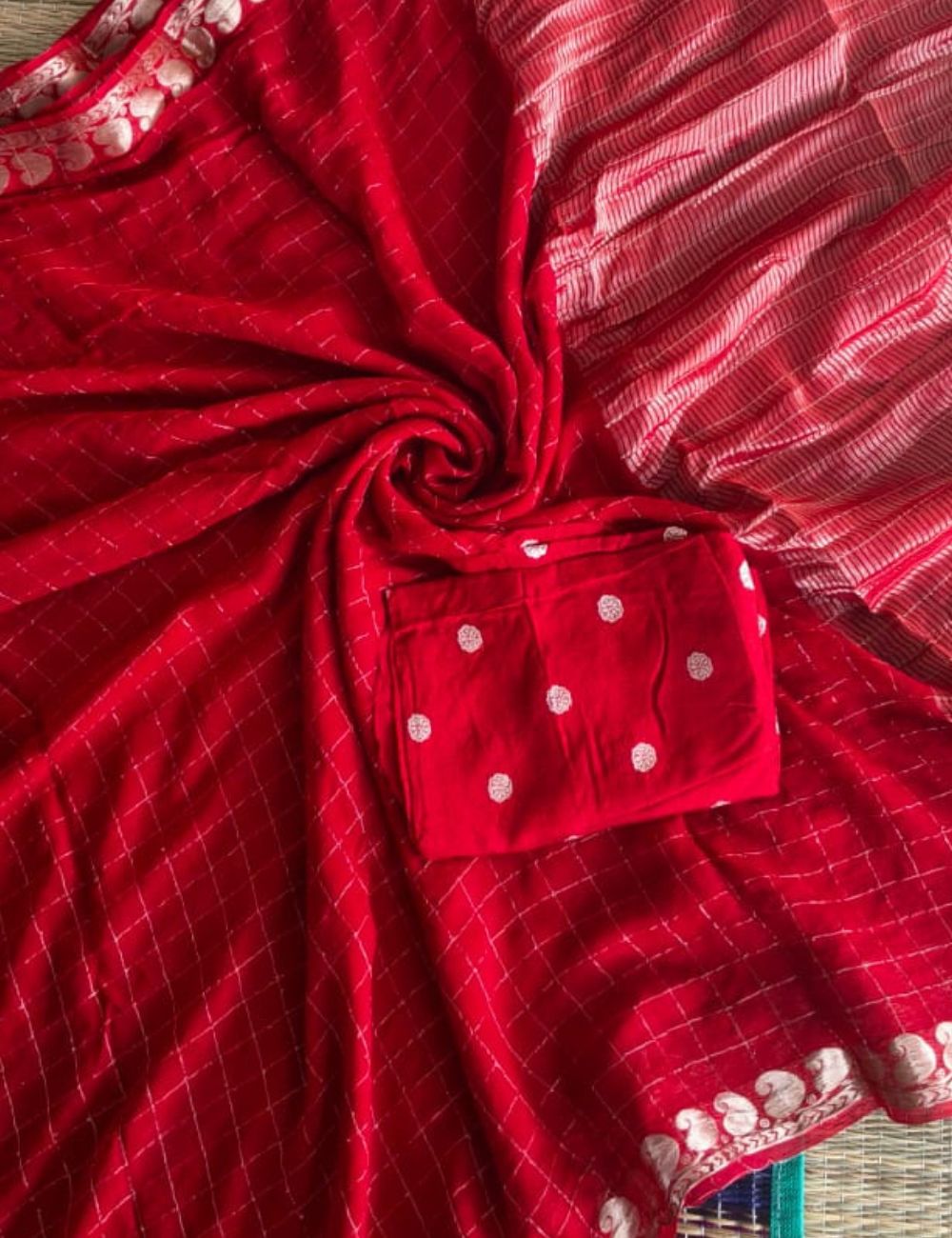 Premium Viscose Georgette Saree checks zari With Dola Viscose Blouse Red