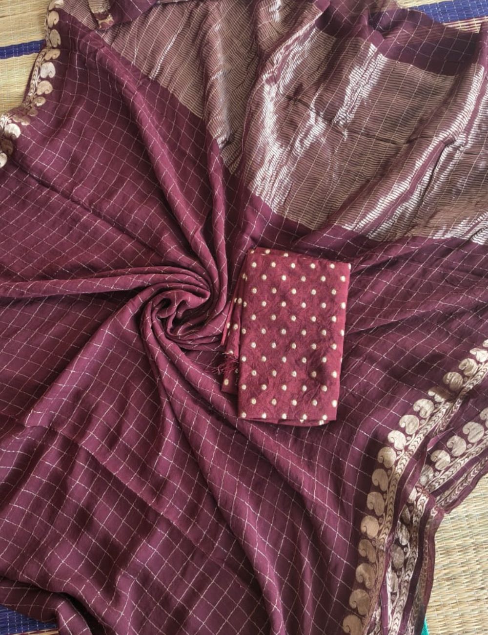 Premium Viscose Georgette Saree checks zari With Dola Viscose Blouse Chocolate Brown