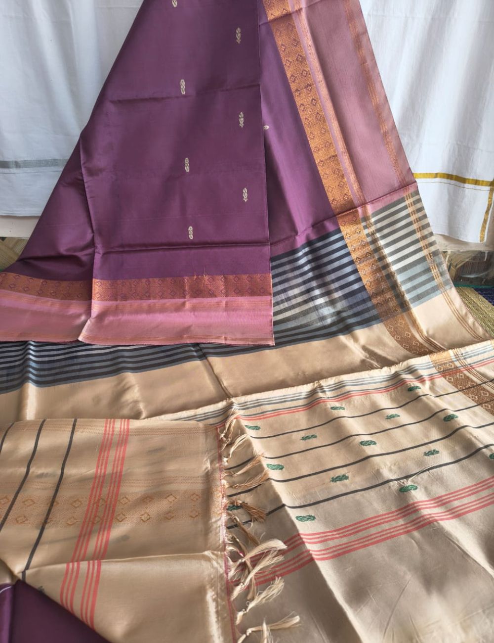 Vaazhai Naar Pattu (Jamun purple and beige )